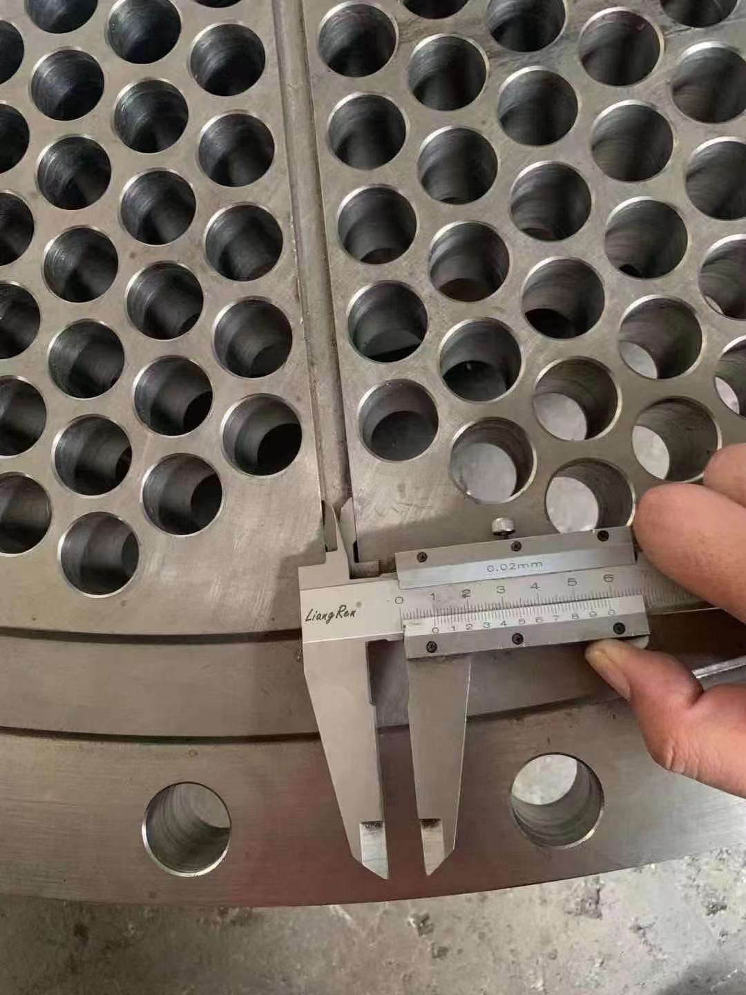 钛管板